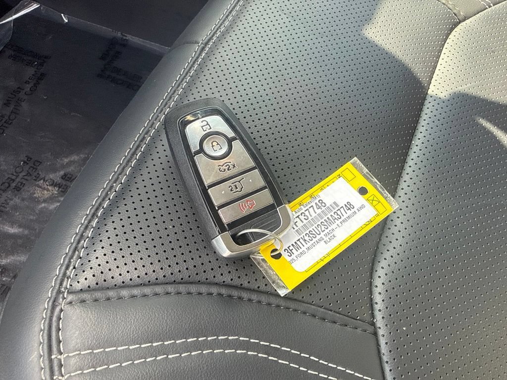 Used 2025 Ford Mustang Mach-E Premium AWD/4WD image 29