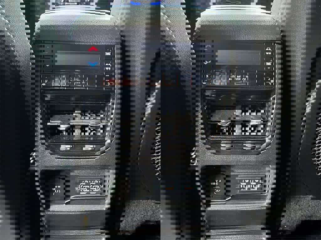 Used 2021 Jeep Grand Cherokee L Limited image 13