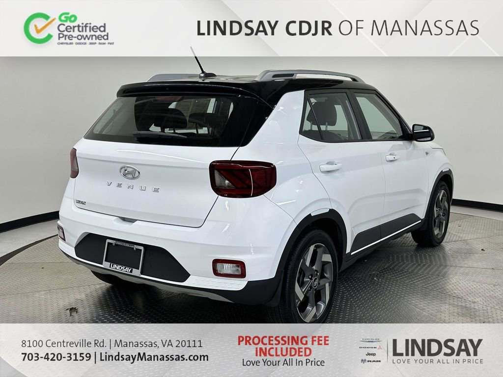 Used 2023 Hyundai Venue Limited image 8