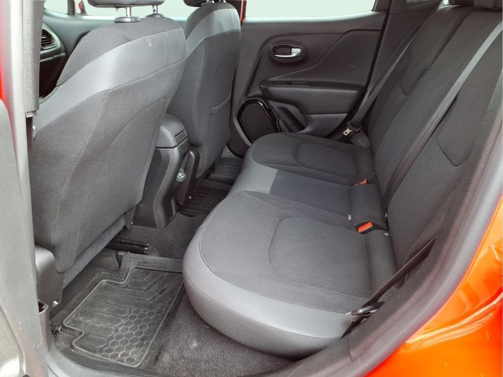 Certified 2019 Jeep Renegade Altitude w/ Quick Order Package 2XM AWD/4WD image 17