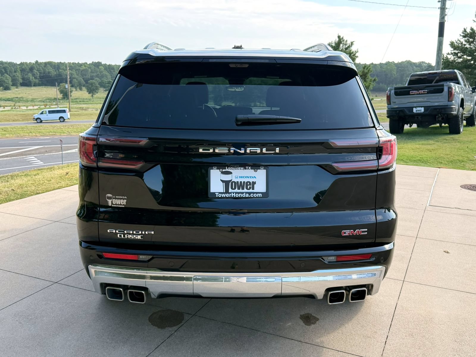 Used 2024 GMC Acadia Denali w/ Super Cruise Package FWD image 5