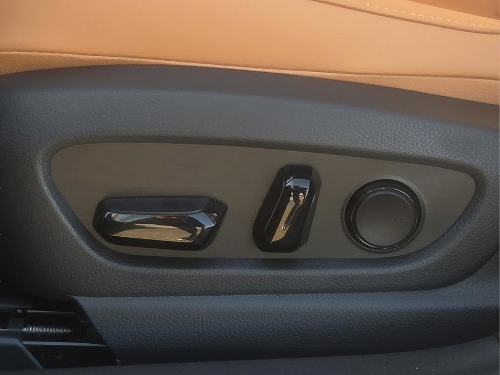 New 2026 Lexus UX 300h FWD image 19