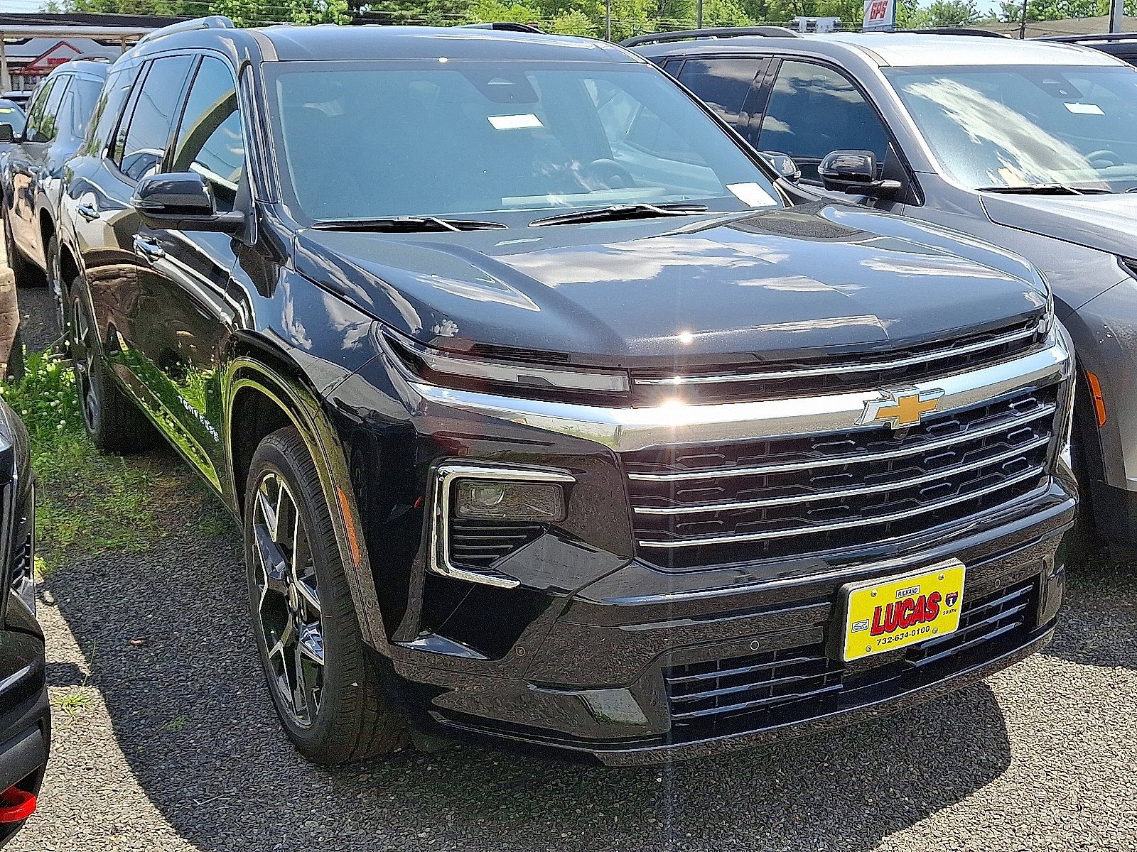 New 2026 Chevrolet Traverse High Country w/ LPO, Floor Liner Package AWD/4WD image 2