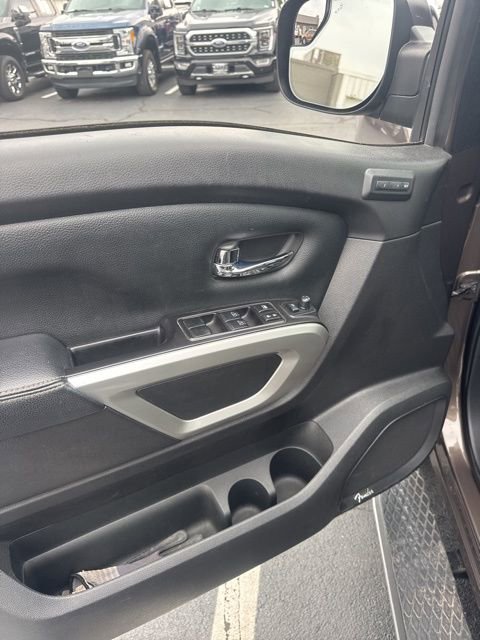 Used 2019 Nissan Titan SL AWD/4WD image 8