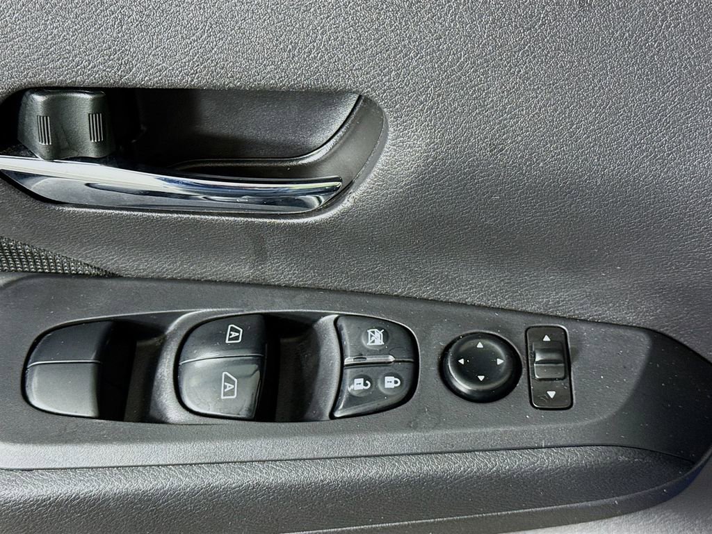 Certified 2023 Nissan Kicks SV image 21