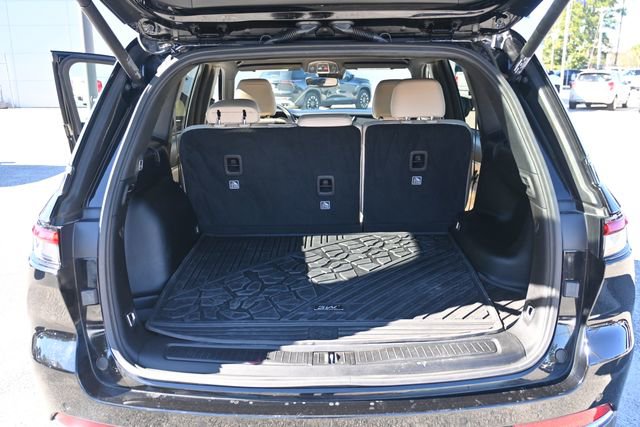 Used 2023 Jeep Grand Cherokee Limited image 23