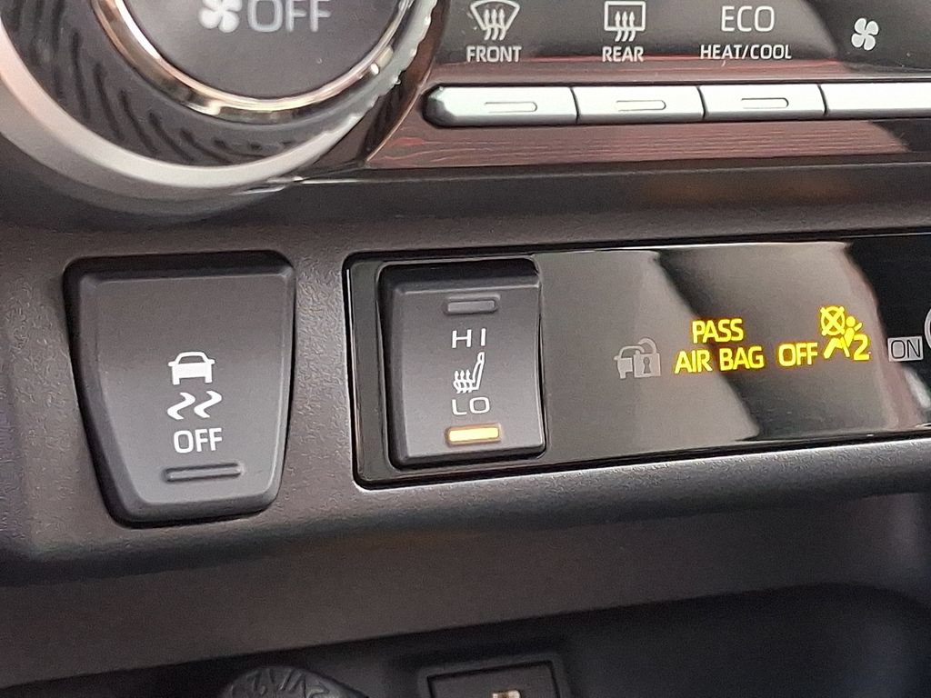 Certified 2025 Toyota RAV4 XSE AWD/4WD image 28