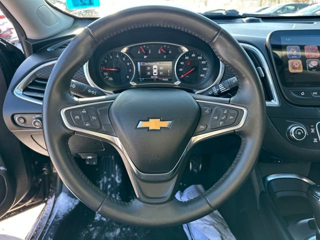 Used 2017 Chevrolet Malibu LT image 17