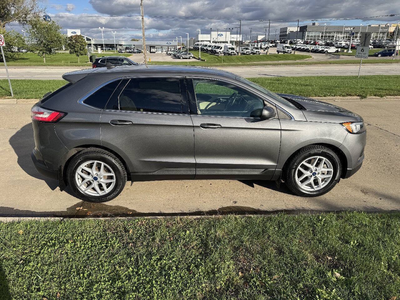 Used 2021 Ford Edge SEL w/ Convenience Package AWD/4WD image 6