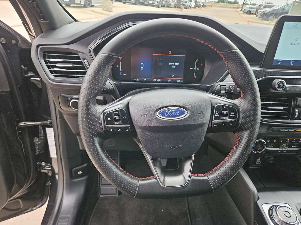 Used 2025 Ford Escape ST-Line FWD image 18