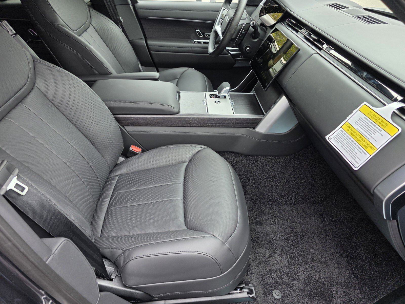 New 2026 Land Rover Range Rover SE image 3