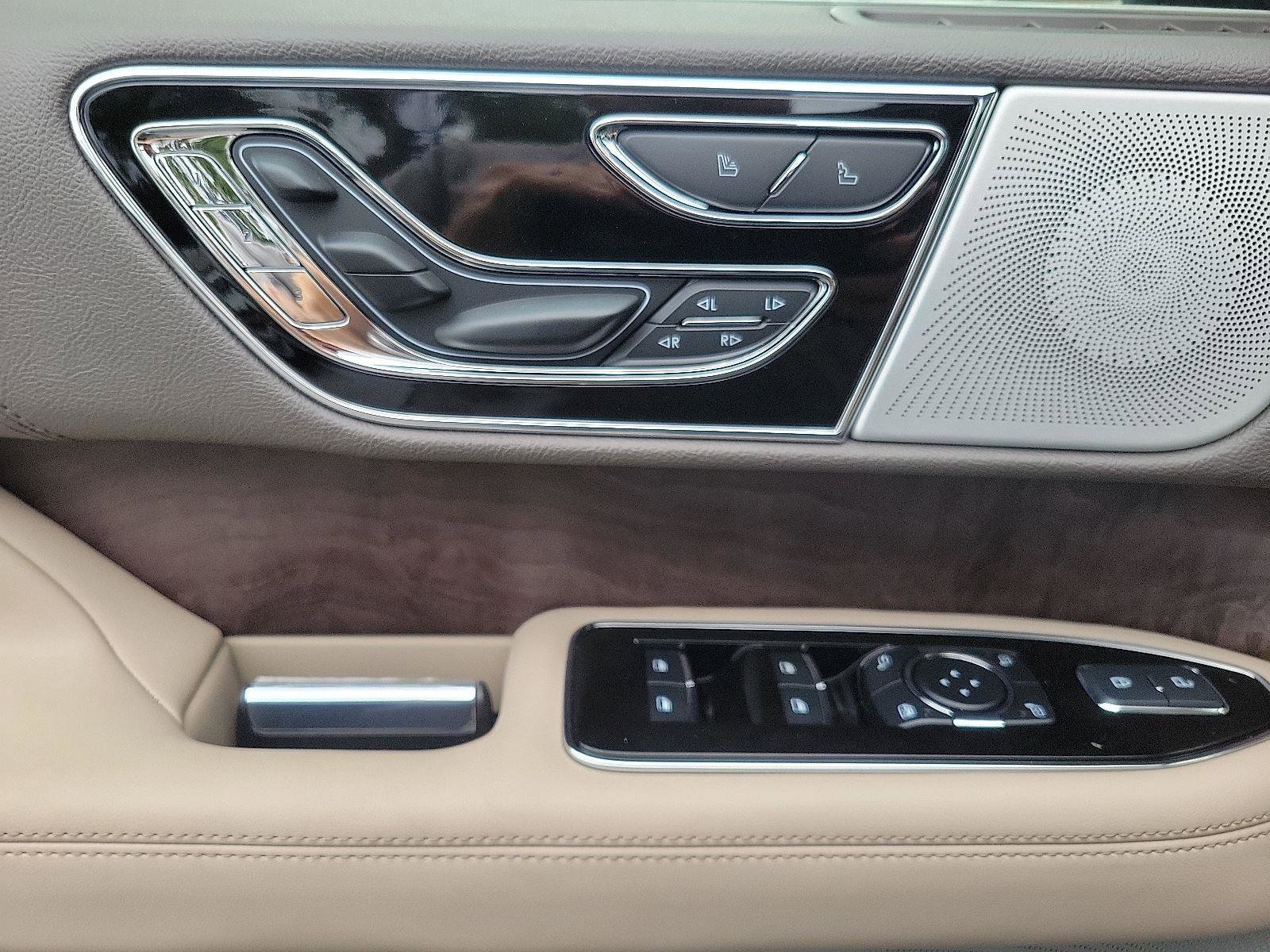 New 2024 Lincoln Navigator Reserve image 8