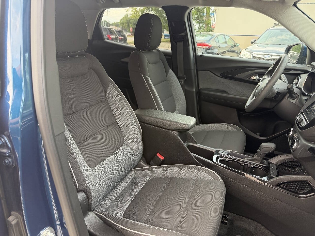 Used 2021 Chevrolet TrailBlazer LT w/ Convenience Package FWD image 10