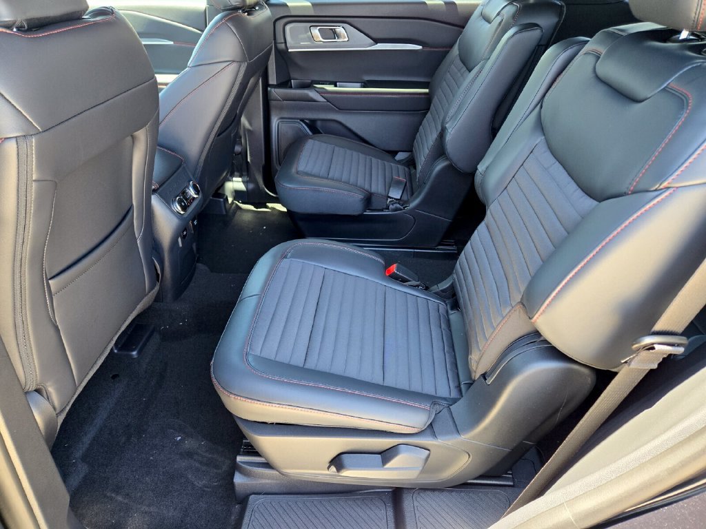 New 2026 Ford Explorer ST-Line w/ ST-Line Street Pack RWD image 20