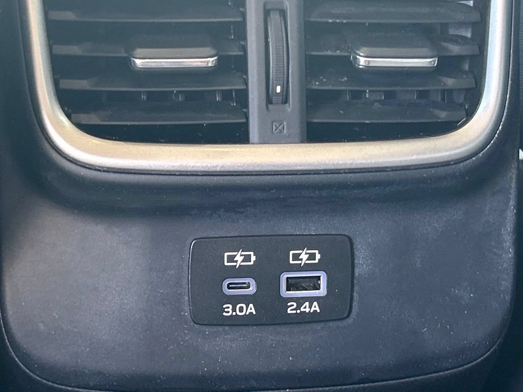 Used 2025 Subaru Outback Premium AWD/4WD image 45