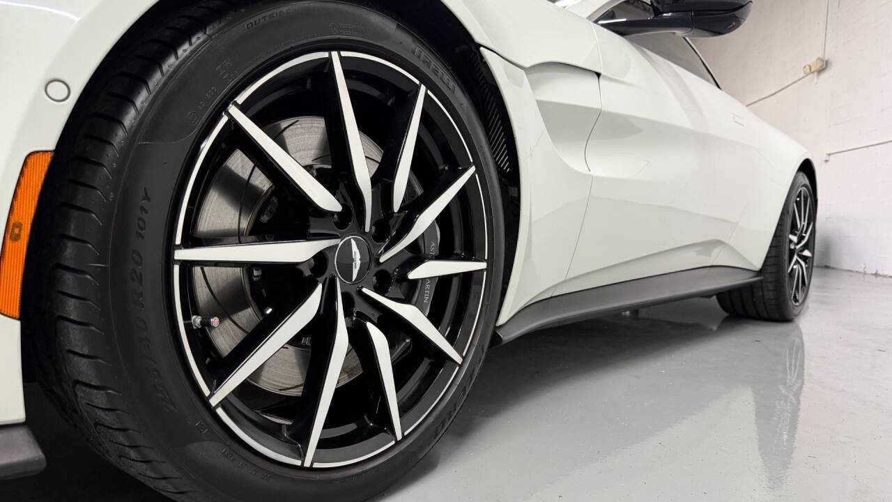 Used 2019 Aston Martin V8 Vantage Coupe RWD image 24