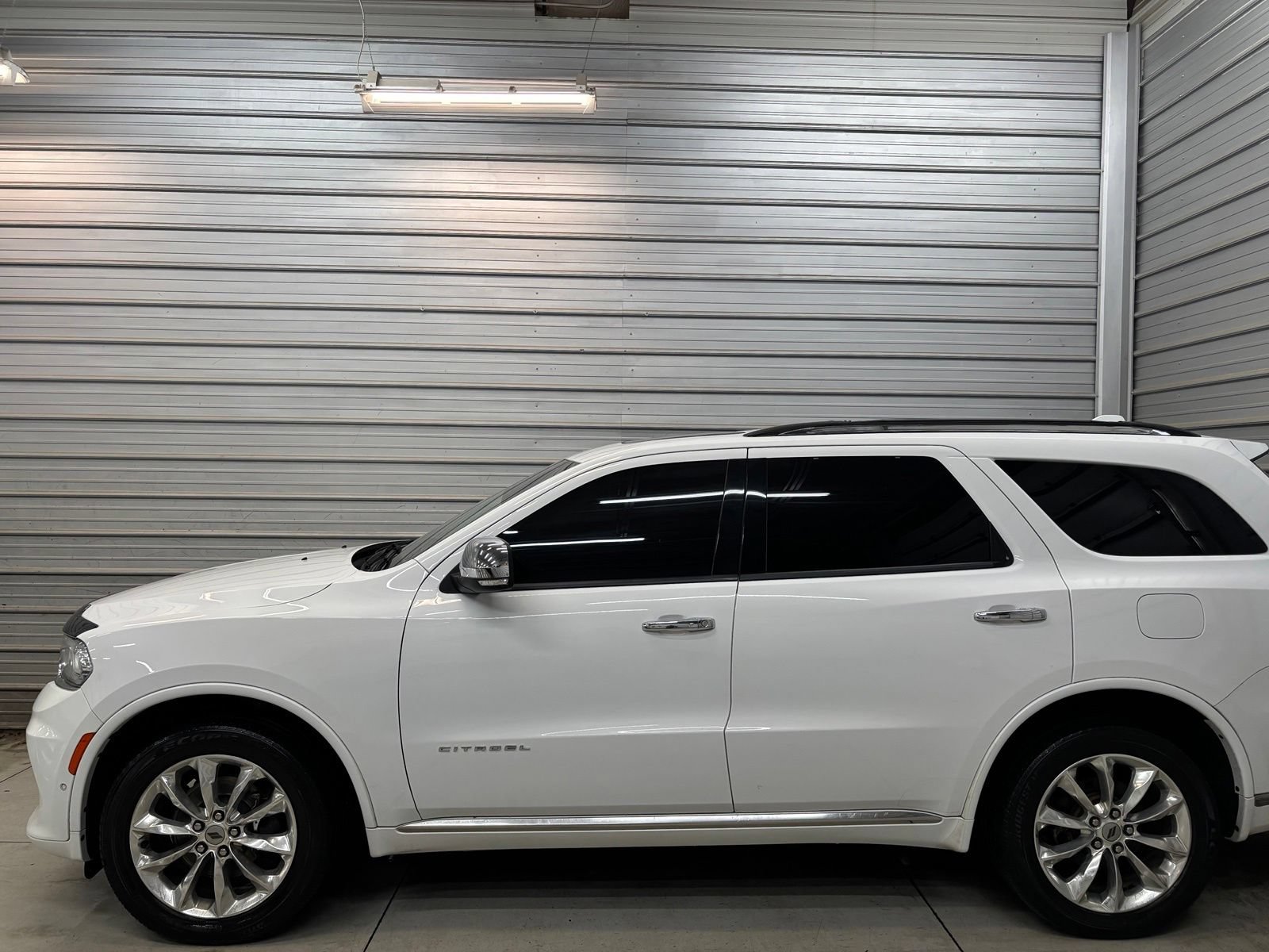 Used 2021 Dodge Durango Citadel w/ Technology Group AWD/4WD image 3