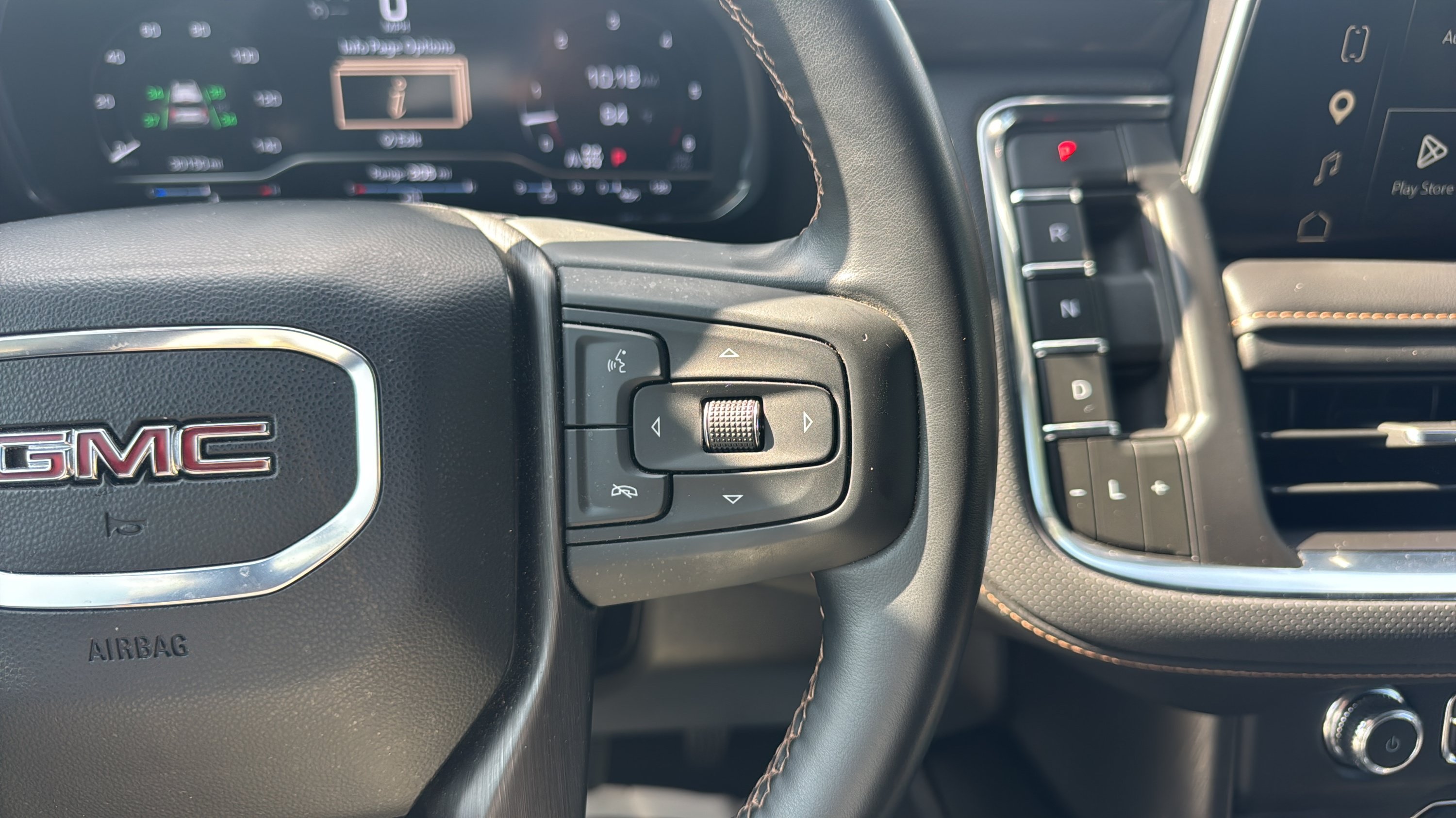 Used 2024 GMC Yukon AT4 w/ Technology Package AWD/4WD image 14