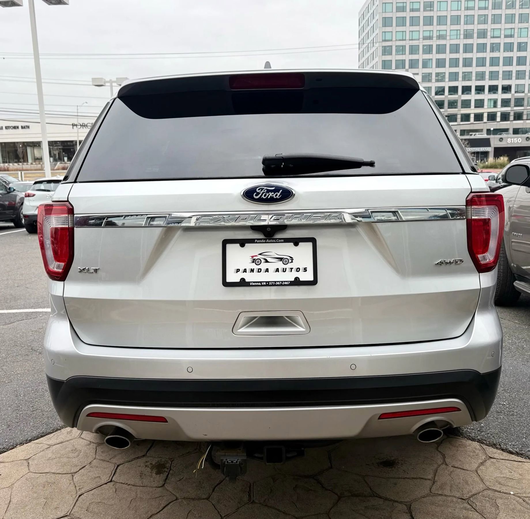 Used 2016 Ford Explorer XLT image 6