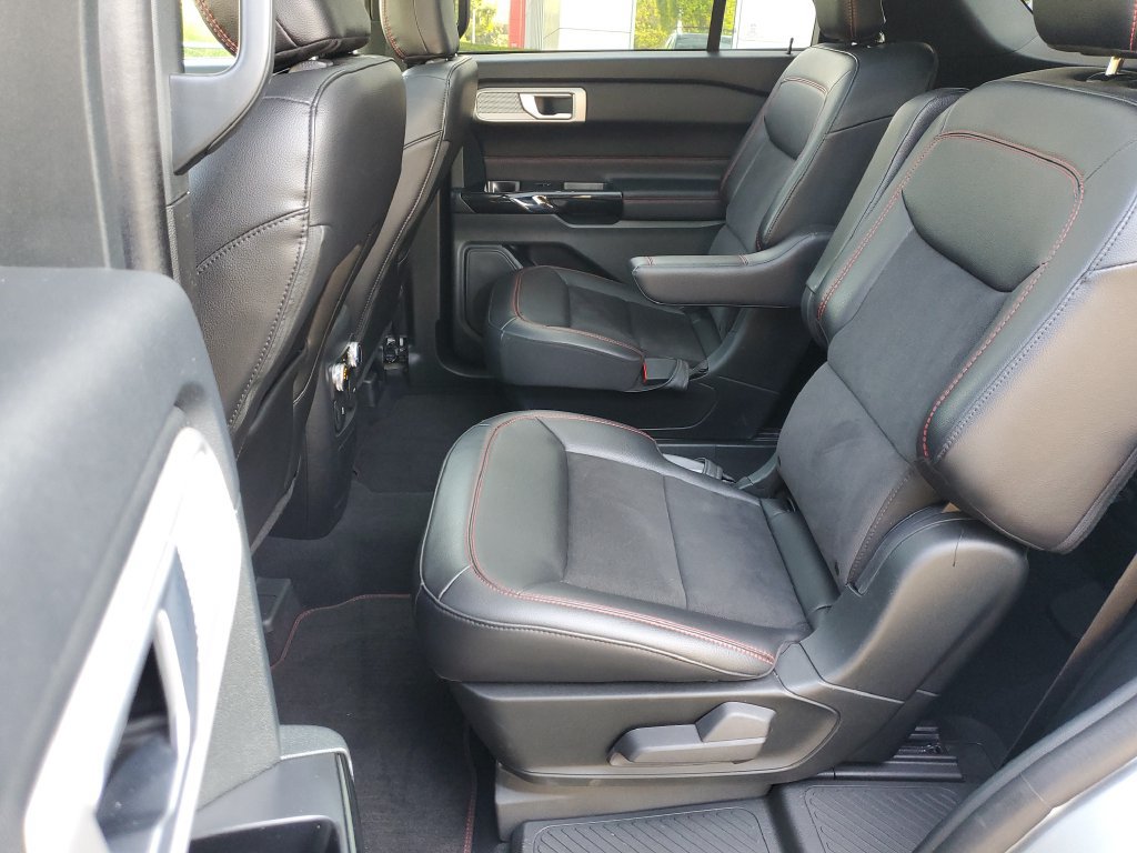 Used 2023 Ford Explorer ST-Line w/ Class IV Trailer Tow Package AWD/4WD image 12