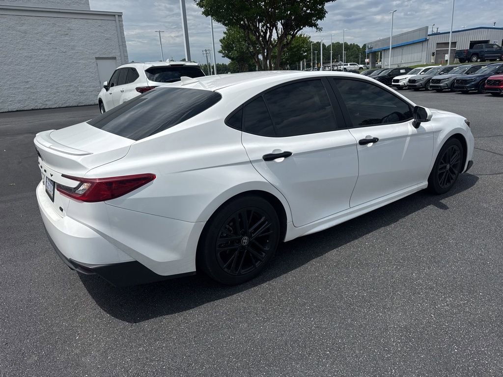 Used 2025 Toyota Camry SE w/ Convenience Package FWD image 5