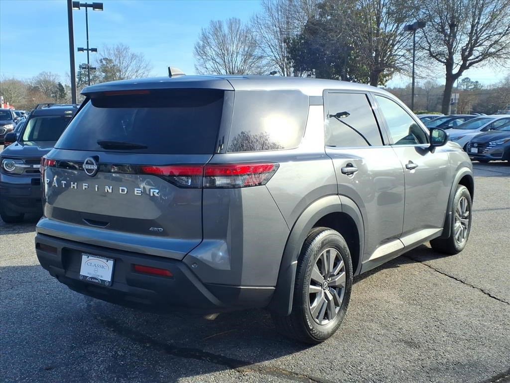 Used 2024 Nissan Pathfinder S image 7
