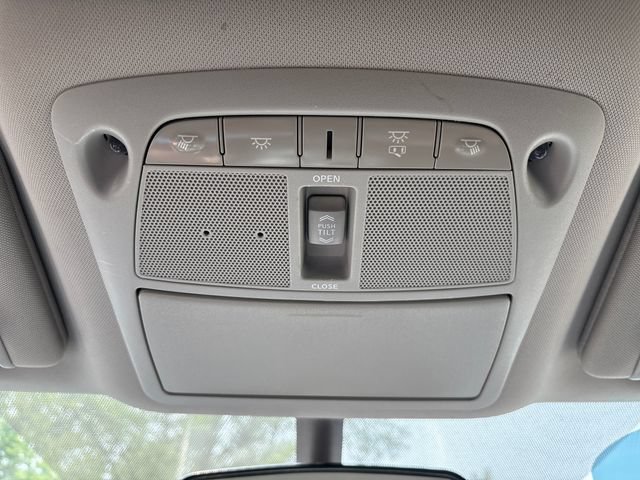 Used 2018 Nissan Murano SV AWD/4WD image 14
