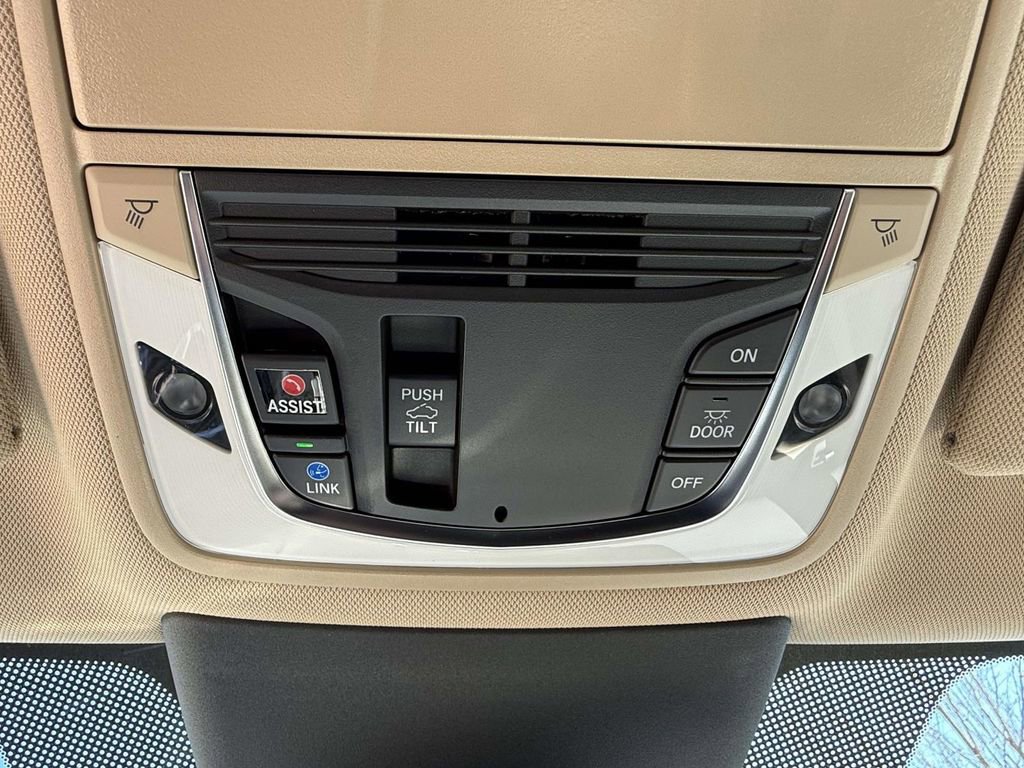 Certified 2025 Acura TLX w/ Technology Package image 24