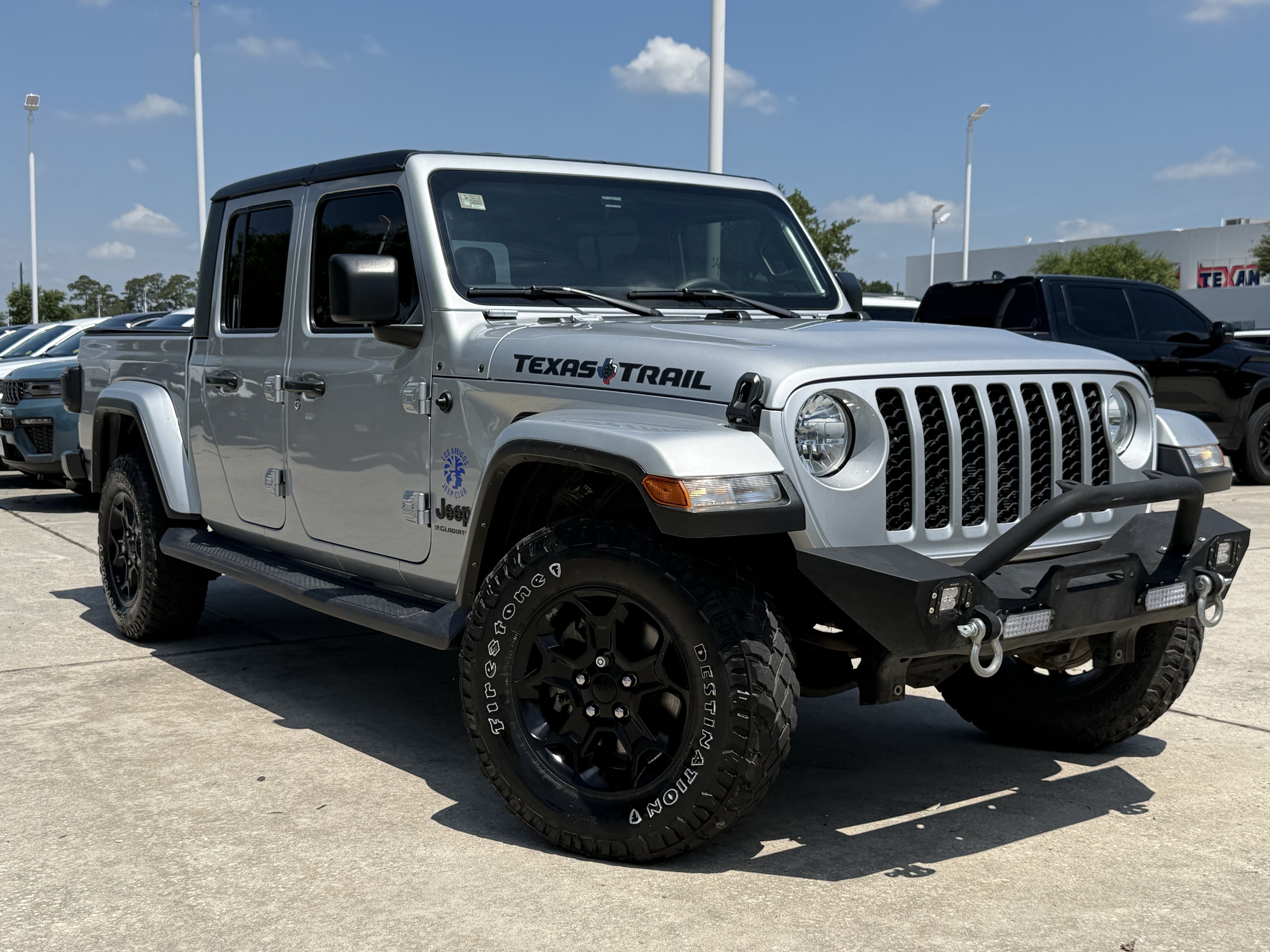 Used 2023 Jeep Gladiator Sport AWD/4WD image 2