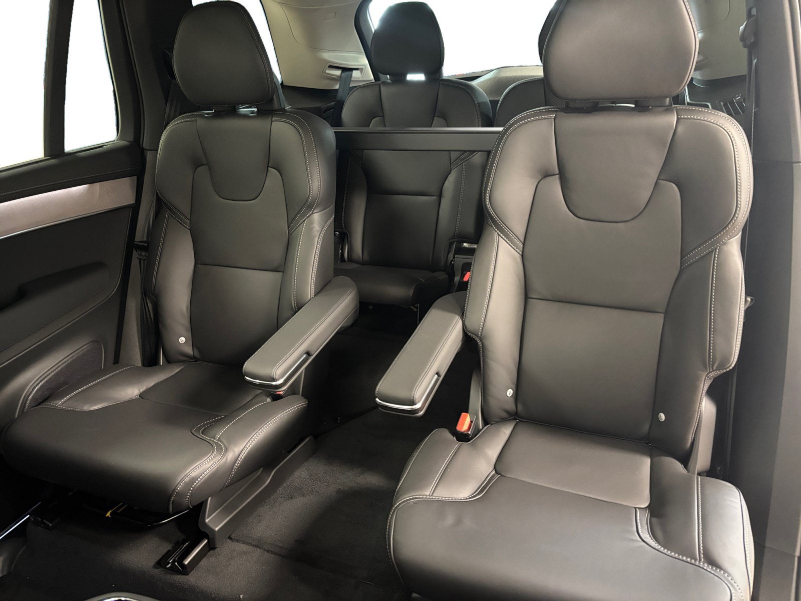 New 2026 Volvo XC90 T8 Ultra w/ Protection Package AWD/4WD image 40