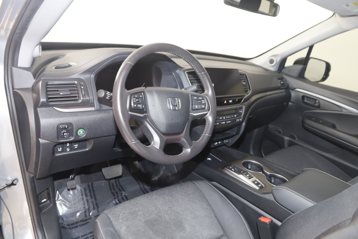 Used 2025 Honda Ridgeline Sport image 21