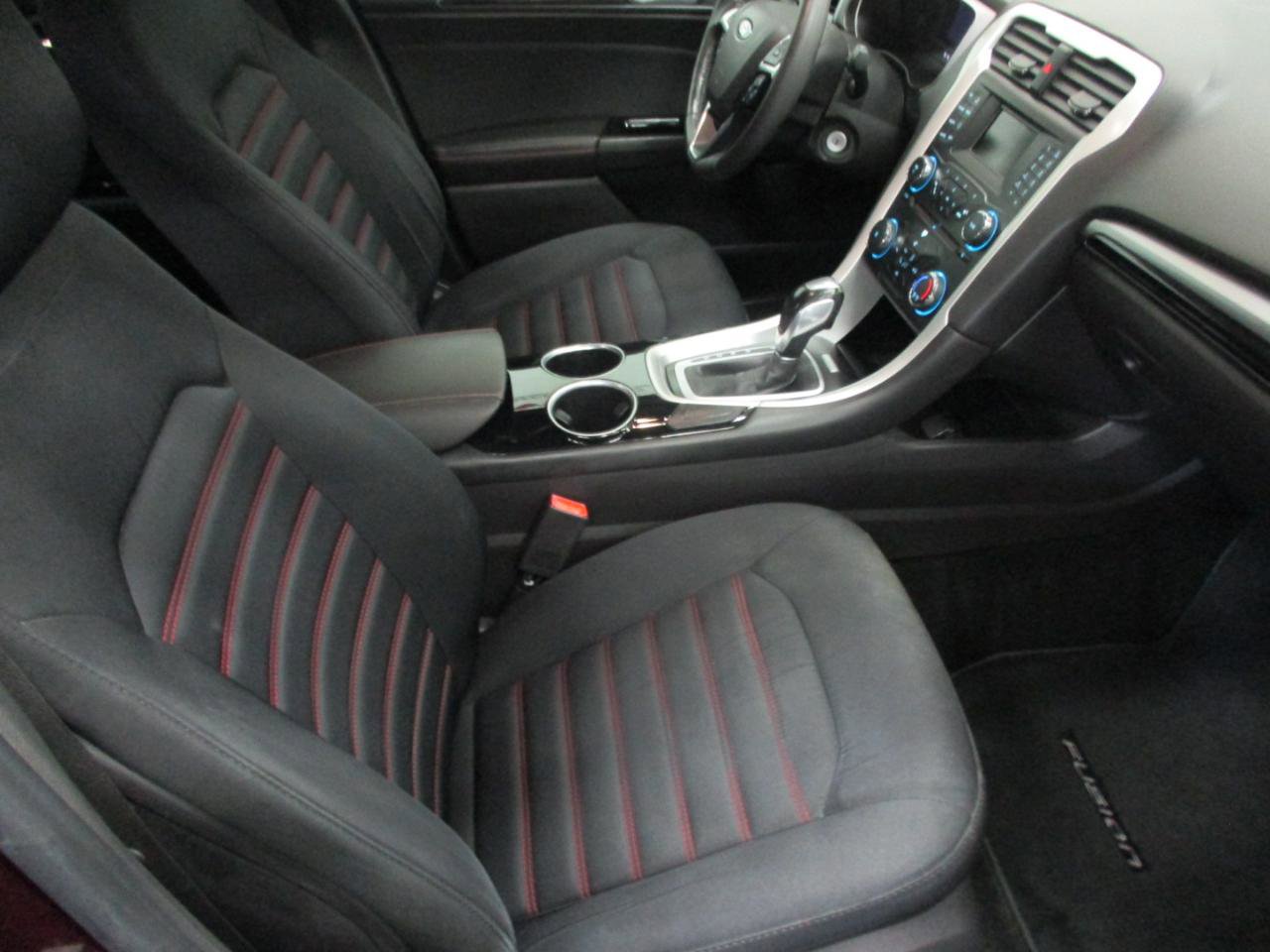 Used 2013 Ford Fusion SE FWD image 12