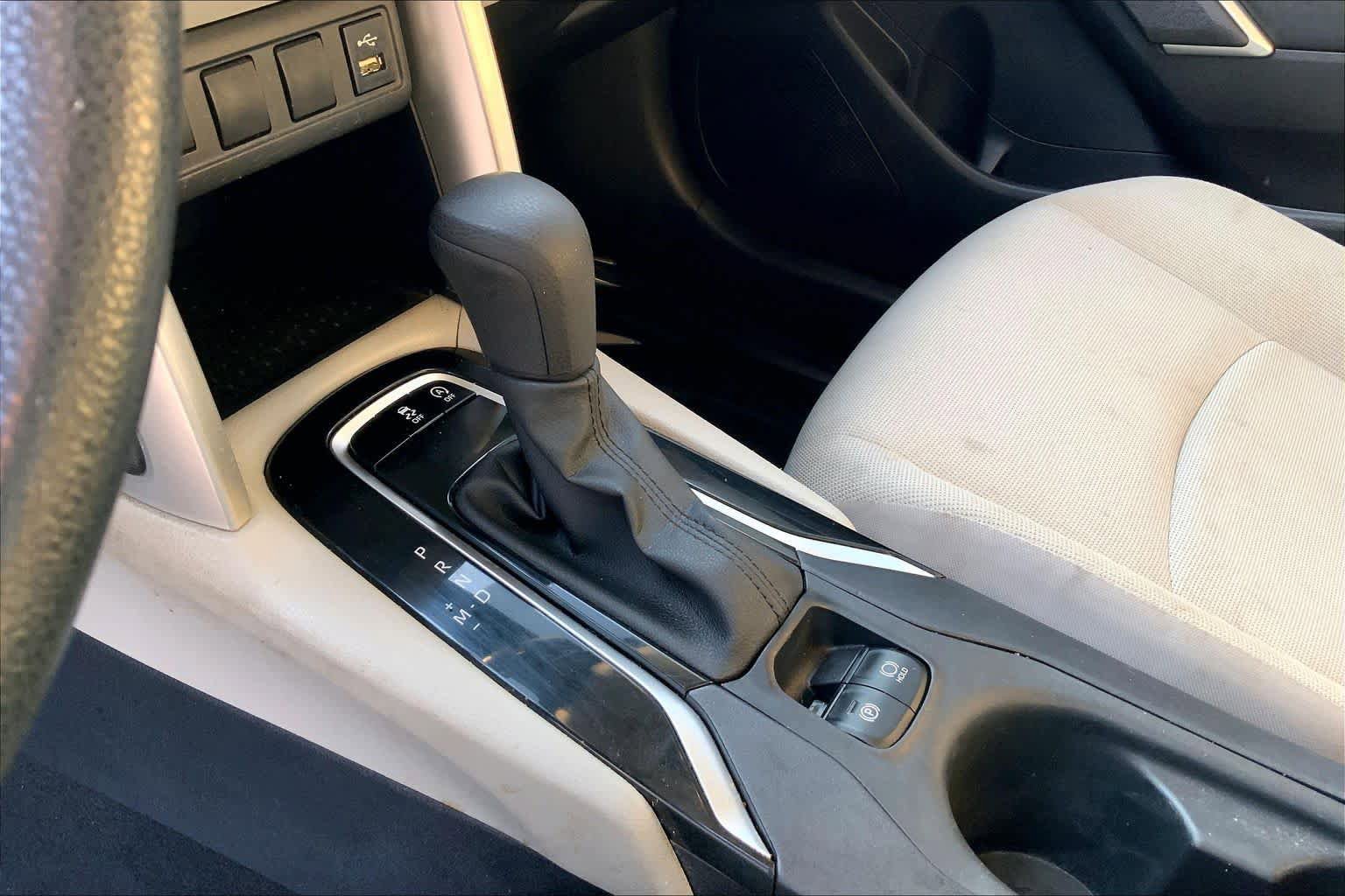 Used 2022 Toyota Corolla Cross L FWD image 16