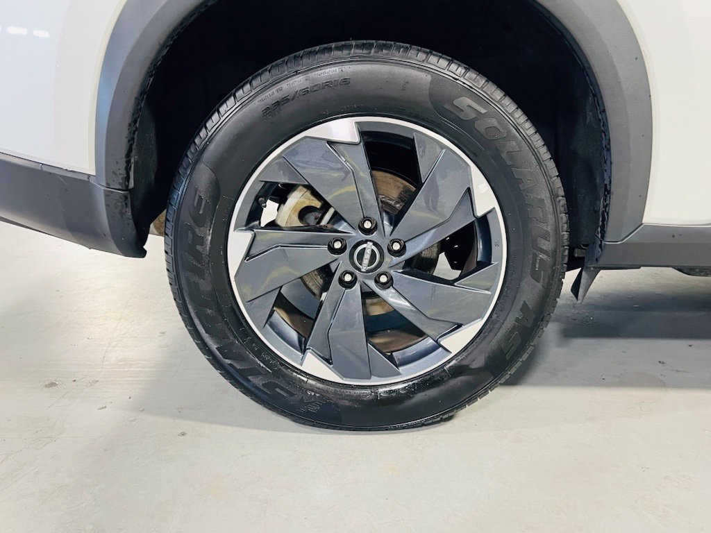 Used 2024 Nissan Rogue SV AWD/4WD image 10
