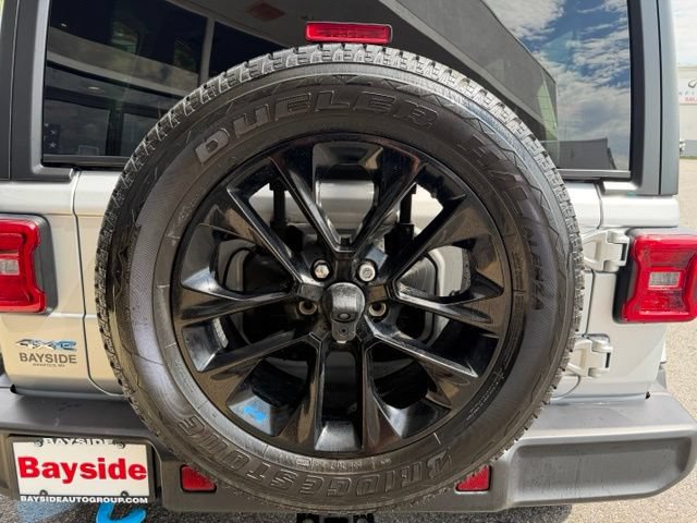 Used 2023 Jeep Wrangler Unlimited Sahara w/ Cold Weather Group AWD/4WD image 46