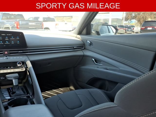 Used 2024 Hyundai Elantra SEL w/ Convenience Package FWD image 13