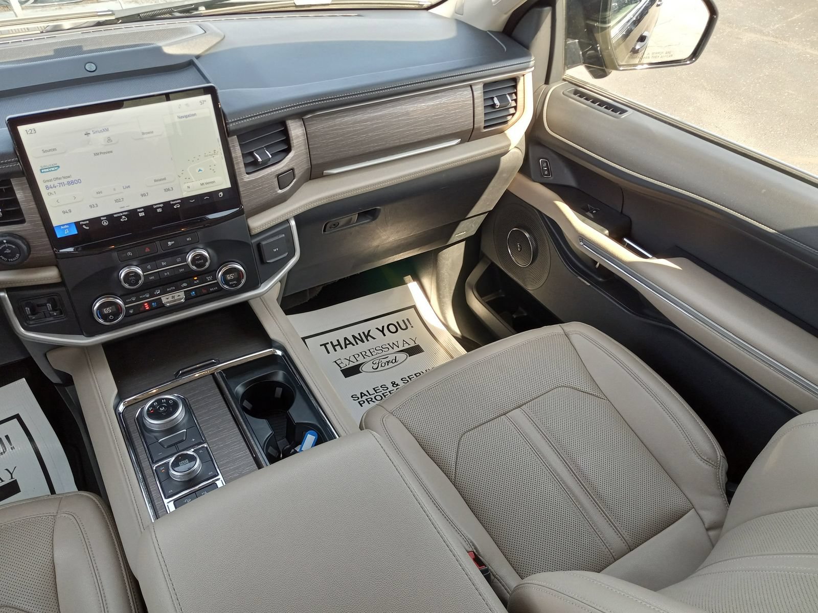 Used 2023 Ford Expedition Limited AWD/4WD image 18
