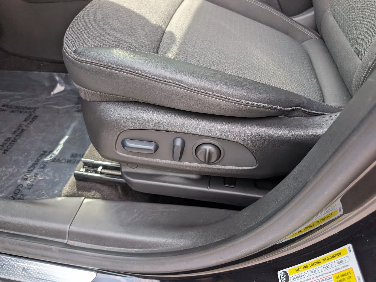 Certified 2023 Buick Encore GX Select w/ Safety Package II AWD/4WD image 20
