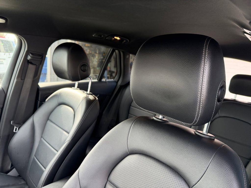 Used 2020 Mercedes-Benz GLC 350e 4MATIC image 15