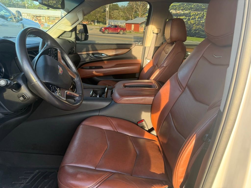 Used 2020 Cadillac Escalade Premium Luxury image 27
