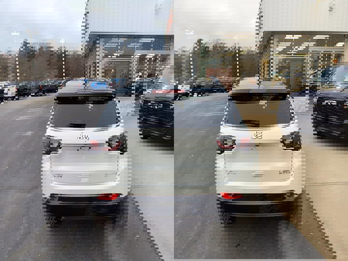 Certified 2024 Jeep Compass Limited w/ Elite Group image 4