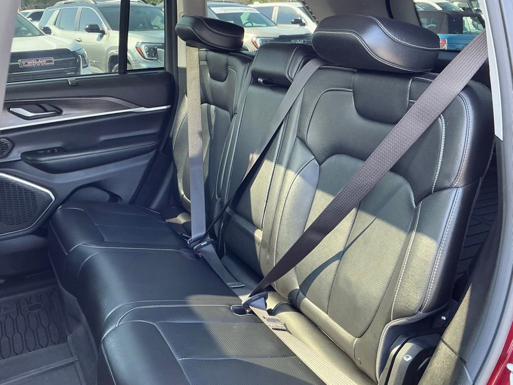 Used 2023 Jeep Grand Cherokee 4WD 4xe w/ Luxury Tech Group II image 32