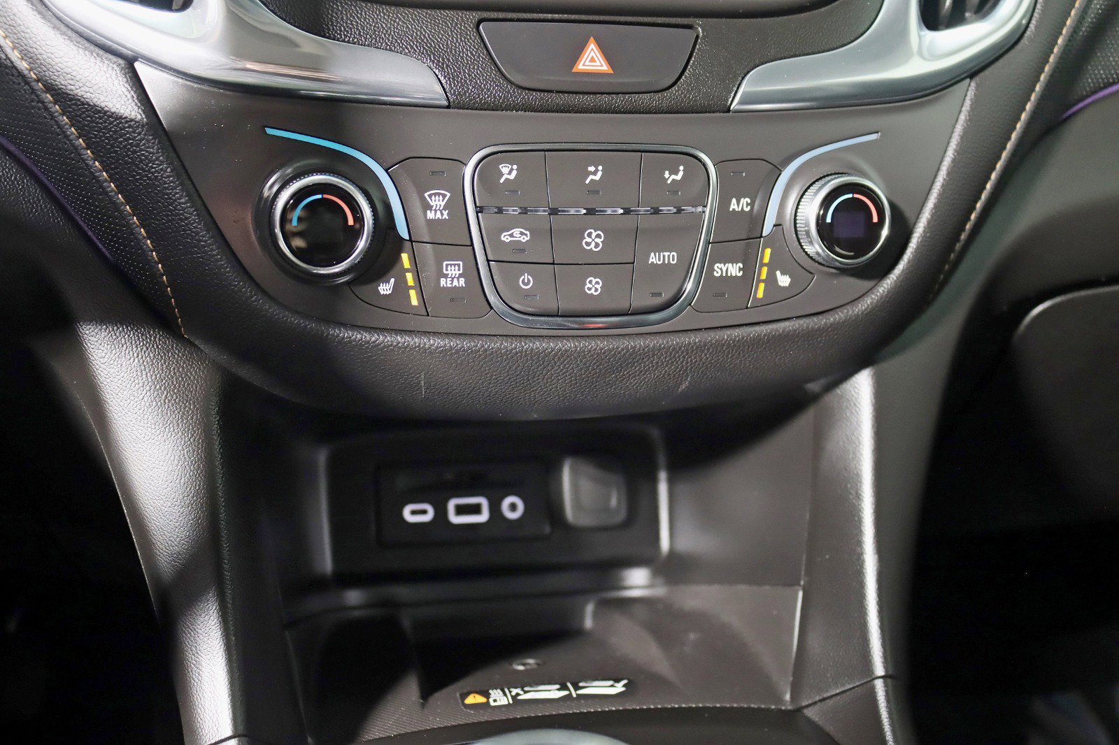 Used 2021 Chevrolet Equinox Premier w/ Redline Edition image 20