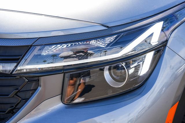 New 2025 Kia Seltos X-Line AWD/4WD image 8