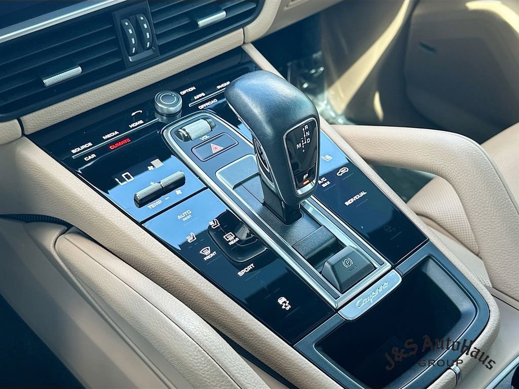Used 2022 Porsche Cayenne Platinum Edition AWD/4WD image 21