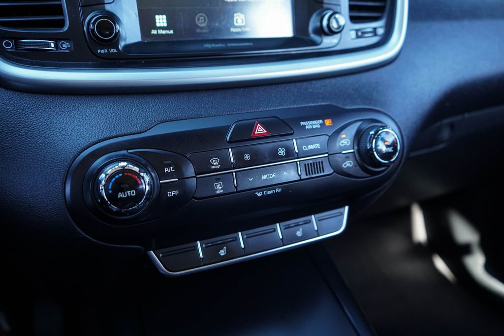 Used 2018 Kia Sorento LX image 22