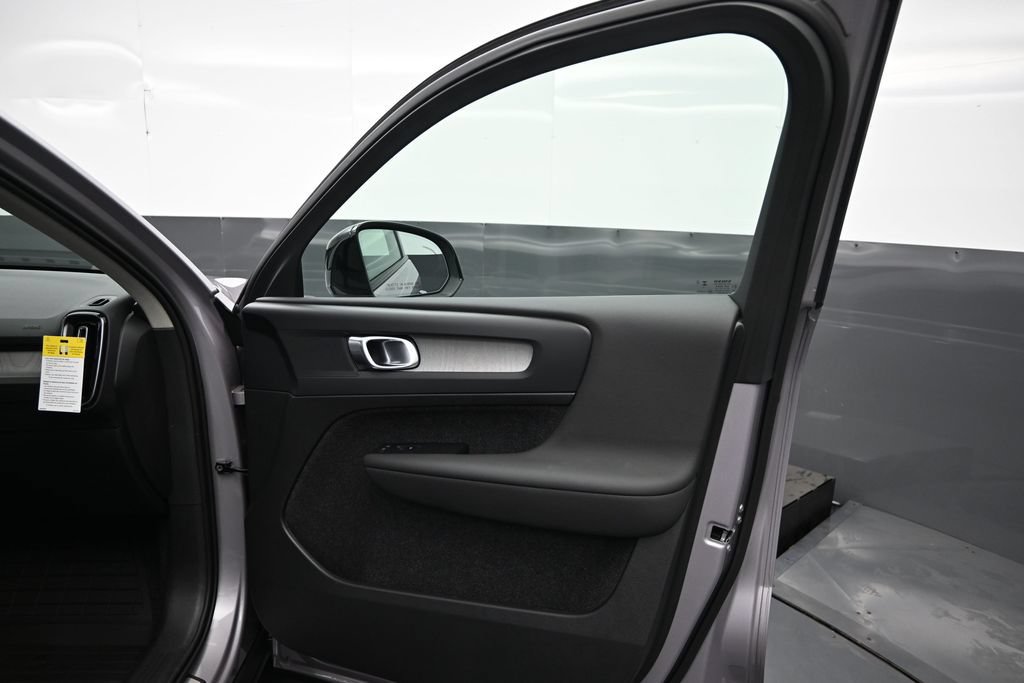 New 2026 Volvo XC40 B5 Core w/ Protection Package Premier AWD/4WD image 16