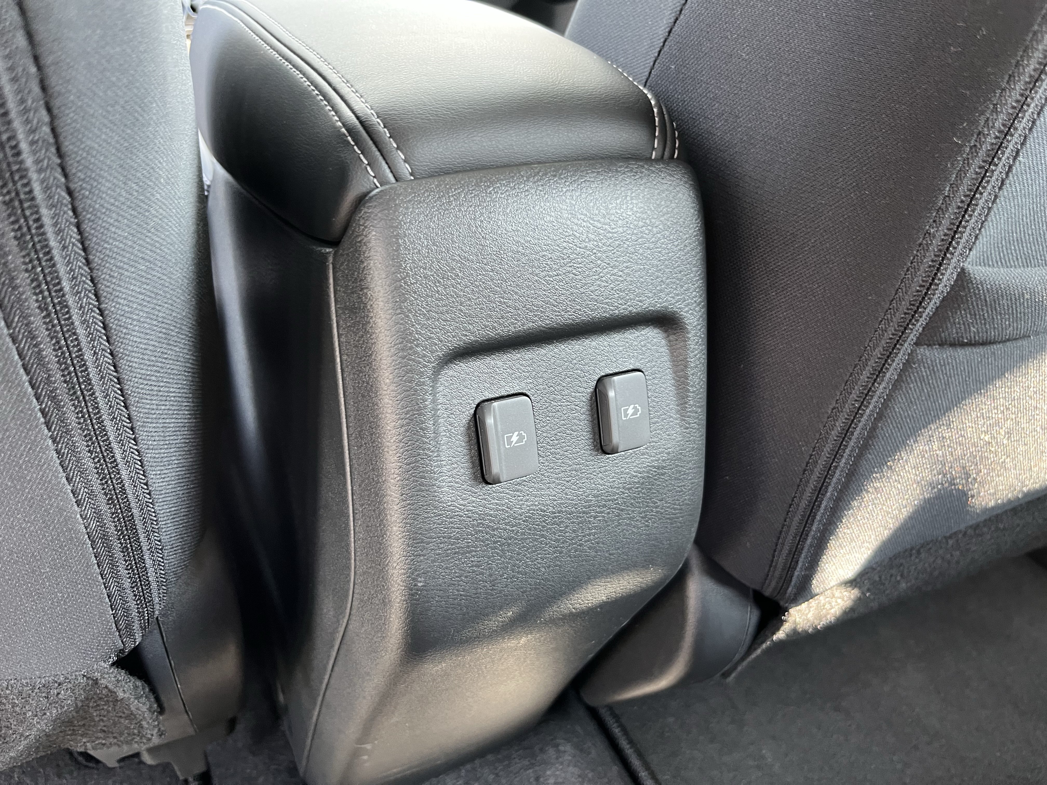 Used 2024 Nissan Kicks SV FWD image 19
