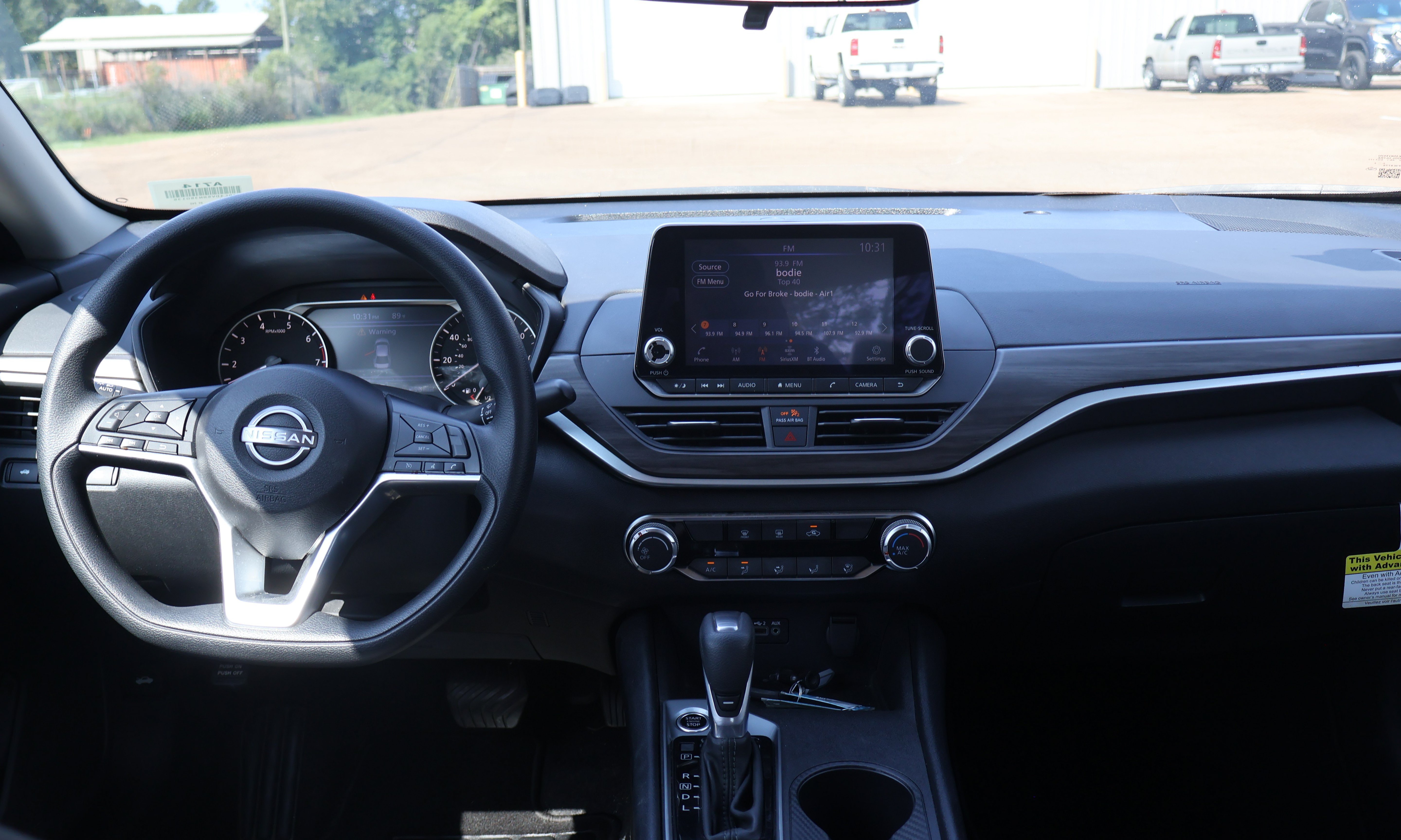 Used 2025 Nissan Altima 2.5 SV FWD image 10