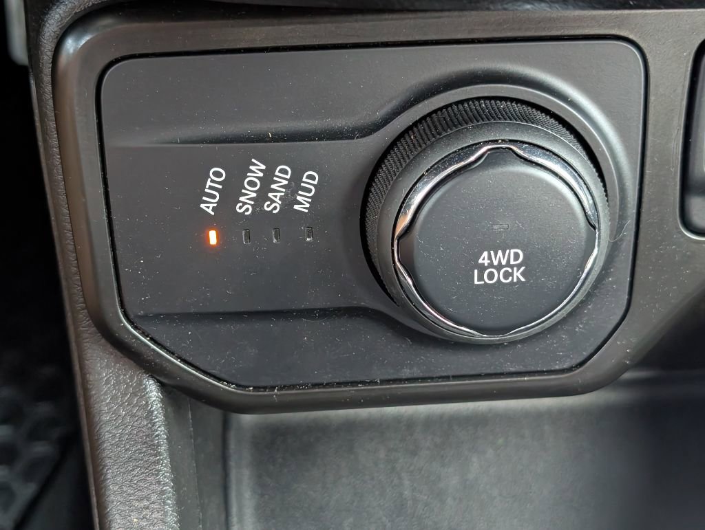 Used 2022 Jeep Renegade Altitude w/ Convenience Group AWD/4WD image 20